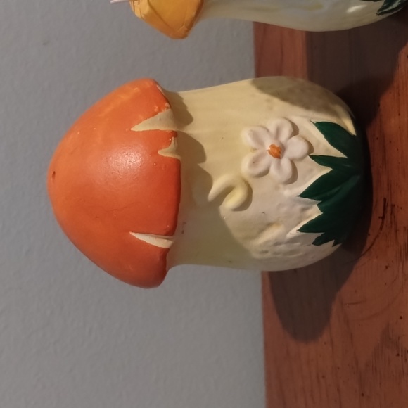 Mushroom Salt & Pepper Set - Picture 5 of 8